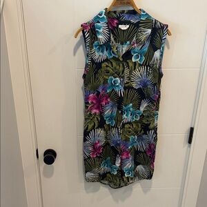 Floral Sleeveless Button-Up Blouse size medium